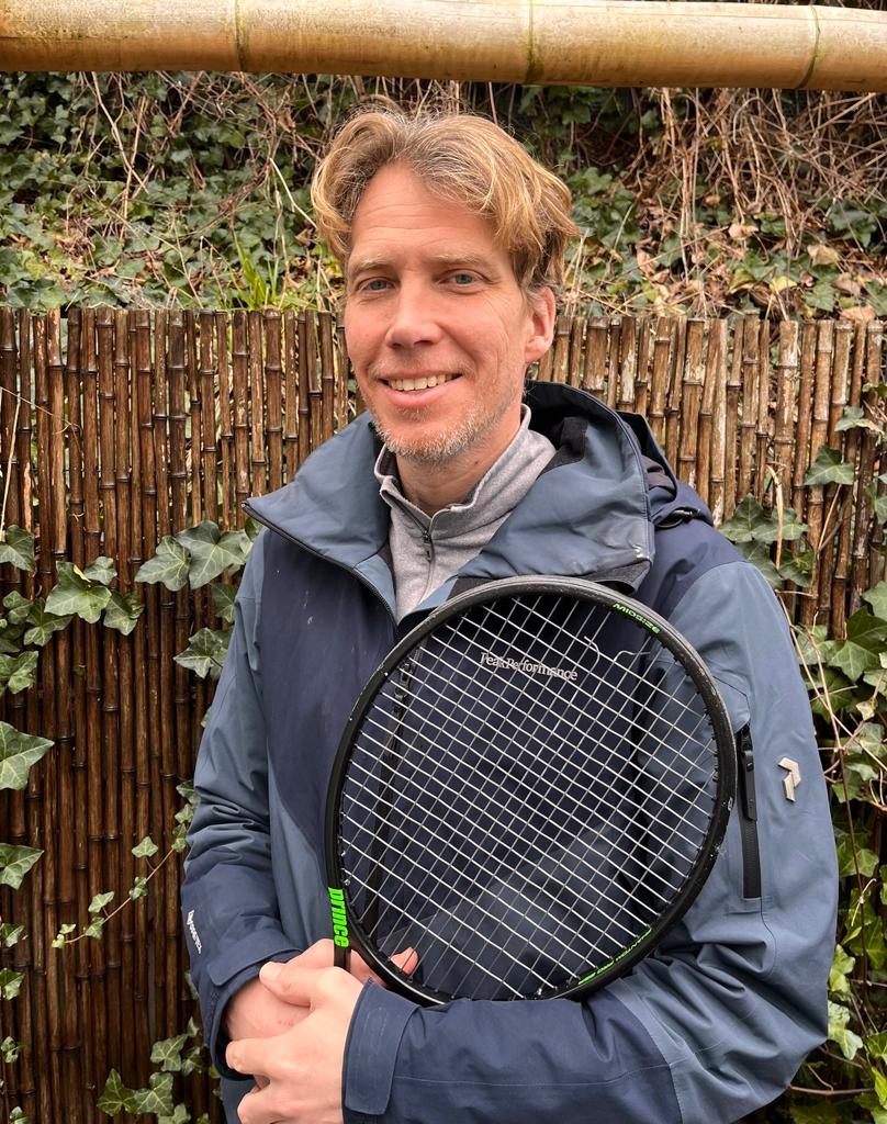 Henrik Kroon tennisleraar en eigenaar Kroon & de Vree tennistrainingen